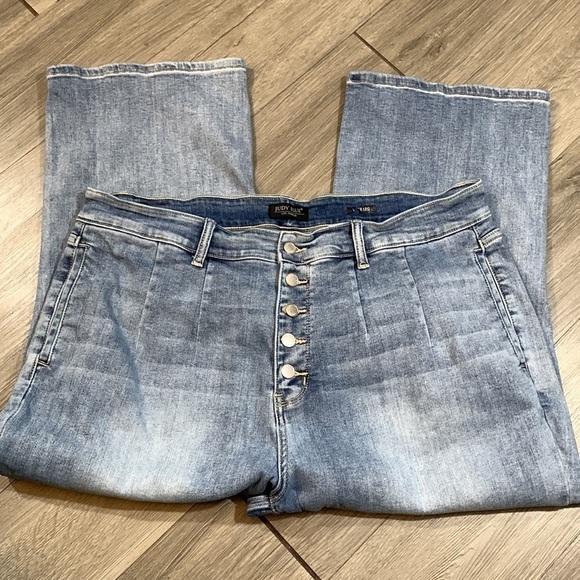 Judy Blue LIGHT WASH HIGH RISE VINTAGE WIDE LEG CROP JEANS size 22W - Picture 10 of 14